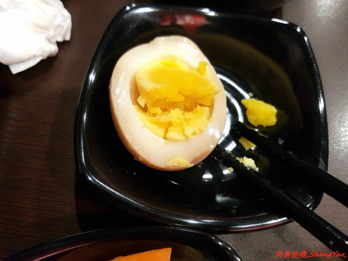 [台中沙鹿]ㄨ麻尹 台中沙鹿店 – 來自彰化市的人氣平價日式食堂,丼飯、咖哩飯和炒烏龍麵都不錯吃很推薦,工讀生妹妹清純呆萌超可愛,12/16-12/29試賣期間優惠很大方。