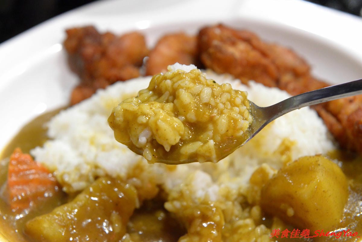 [台中沙鹿]ㄨ麻尹 台中沙鹿店 – 來自彰化市的人氣平價日式食堂,丼飯、咖哩飯和炒烏龍麵都不錯吃很推薦,工讀生妹妹清純呆萌超可愛,12/16-12/29試賣期間優惠很大方。