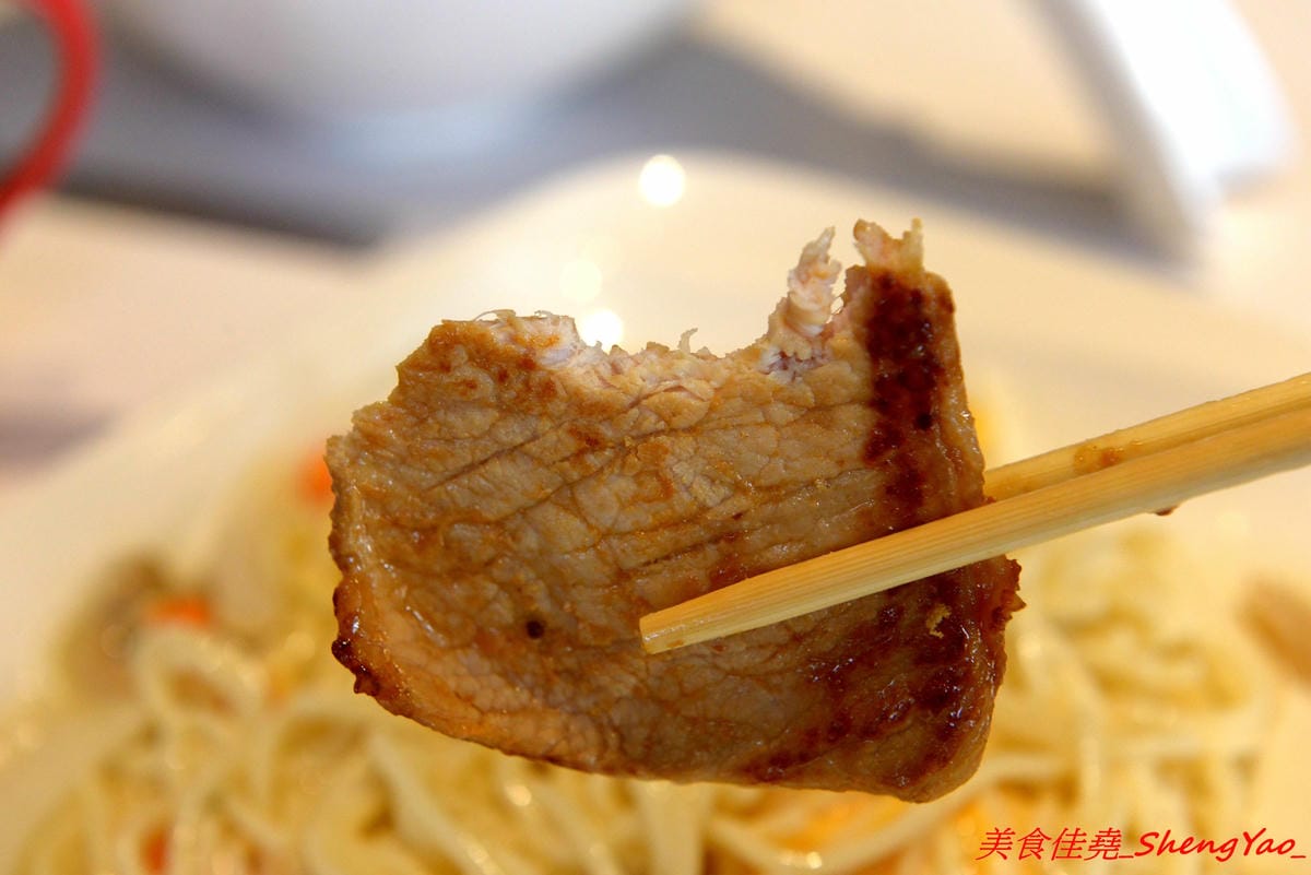 [台中梧棲]幸福早餐坊 – 梧棲人氣早餐店搬家換新店面,店內環境舒適,復古元素裝潢超特別,吃早餐也能拍照打卡上傳,餐點種類多到目不暇給,有比一般西式早餐感覺更好吃,價位卻差不多。