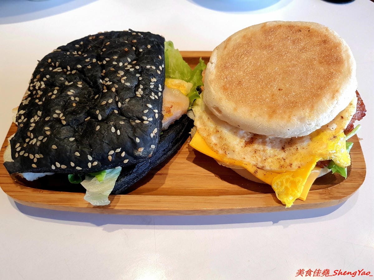[台中梧棲]幸福早餐坊 – 梧棲人氣早餐店搬家換新店面,店內環境舒適,復古元素裝潢超特別,吃早餐也能拍照打卡上傳,餐點種類多到目不暇給,有比一般西式早餐感覺更好吃,價位卻差不多。