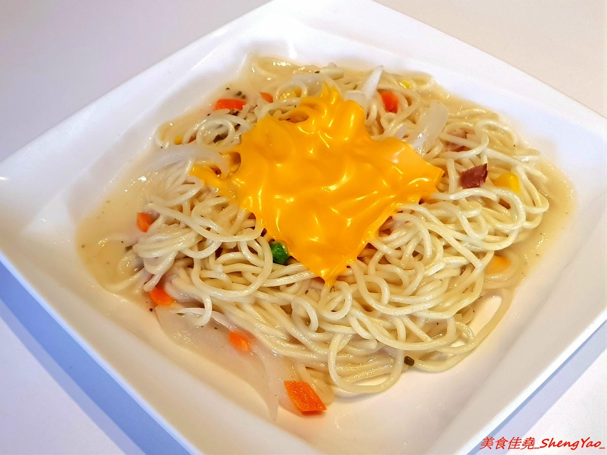 [台中梧棲]幸福早餐坊 – 梧棲人氣早餐店搬家換新店面,店內環境舒適,復古元素裝潢超特別,吃早餐也能拍照打卡上傳,餐點種類多到目不暇給,有比一般西式早餐感覺更好吃,價位卻差不多。