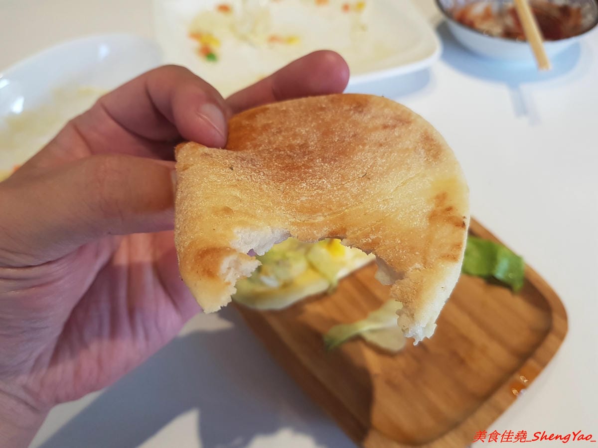 [台中梧棲]幸福早餐坊 – 梧棲人氣早餐店搬家換新店面,店內環境舒適,復古元素裝潢超特別,吃早餐也能拍照打卡上傳,餐點種類多到目不暇給,有比一般西式早餐感覺更好吃,價位卻差不多。