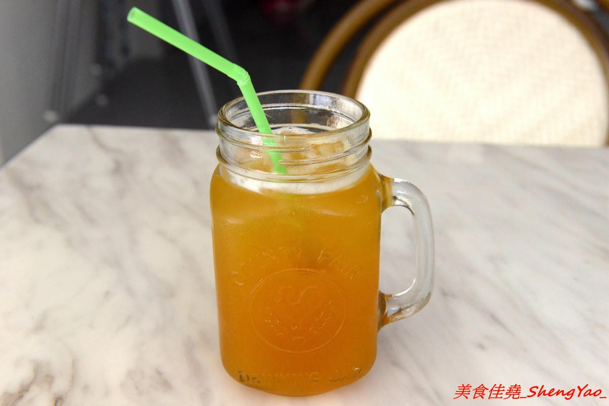 [台中沙鹿]OKKO義式小館 – 台中市區知名的夏帕義大利麵姊妹品牌餐廳,鐵皮屋外觀裏頭有著不輸高檔餐廳的裝潢,餐點走平價路線,口味不落俗套,不錯吃,擺盤也超用心。(已歇業)