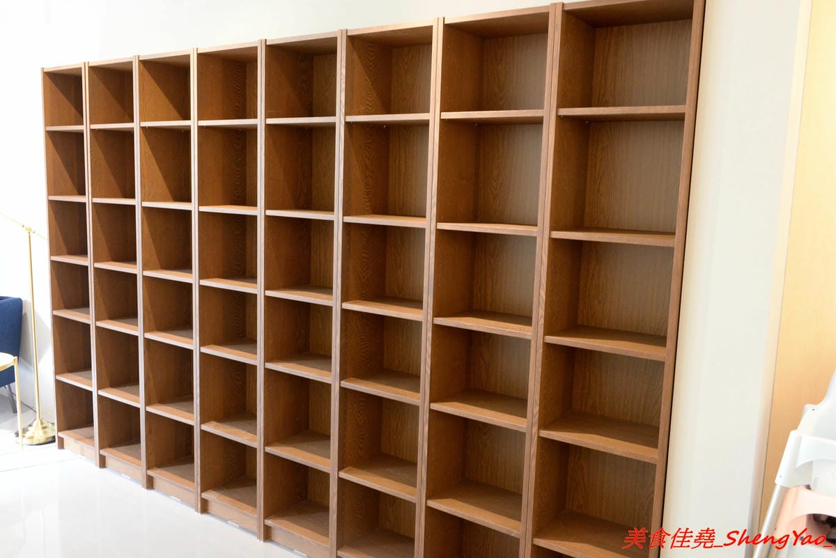 [台中沙鹿]OKKO義式小館 – 台中市區知名的夏帕義大利麵姊妹品牌餐廳,鐵皮屋外觀裏頭有著不輸高檔餐廳的裝潢,餐點走平價路線,口味不落俗套,不錯吃,擺盤也超用心。(已歇業)