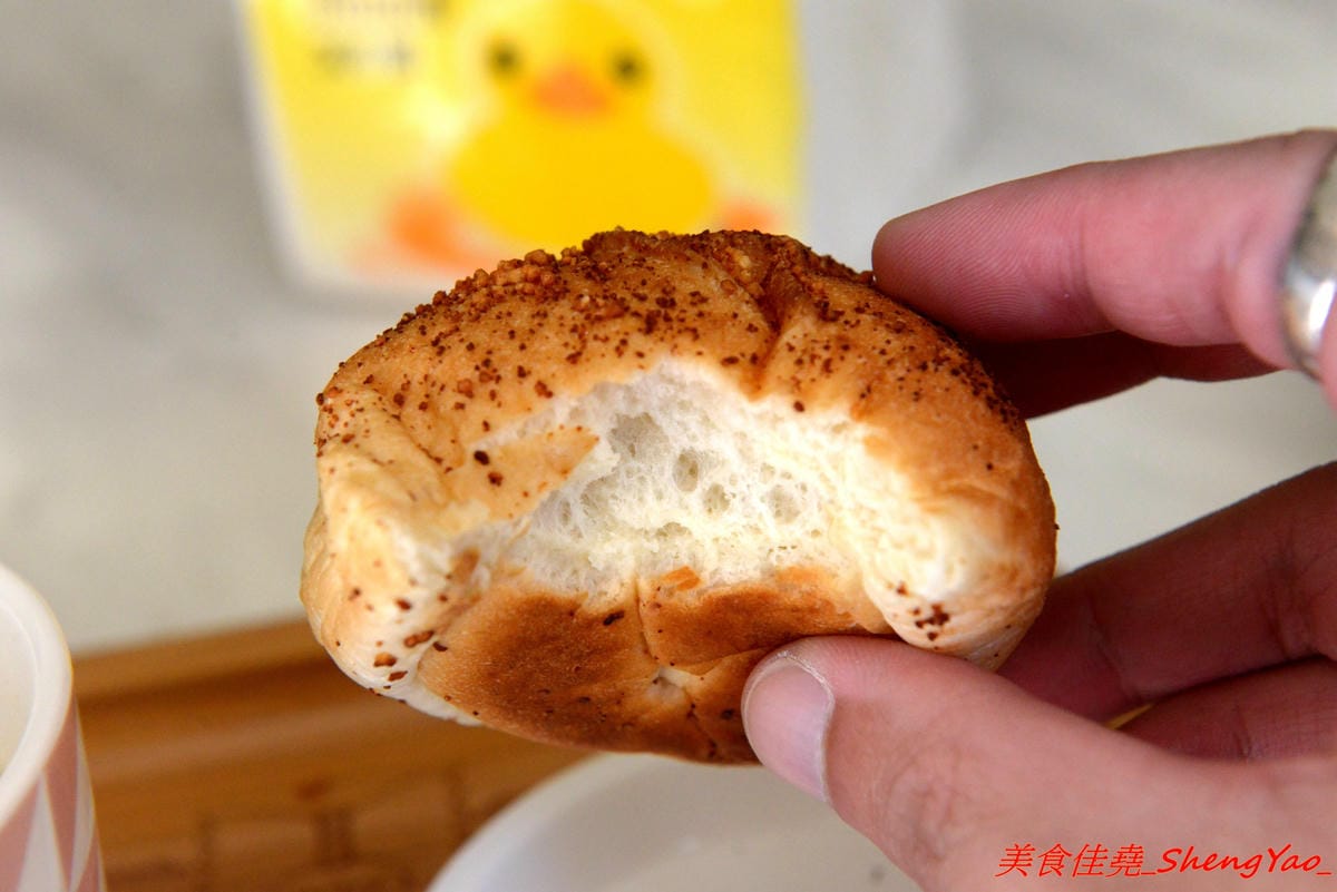 [台中沙鹿]OKKO義式小館 – 台中市區知名的夏帕義大利麵姊妹品牌餐廳,鐵皮屋外觀裏頭有著不輸高檔餐廳的裝潢,餐點走平價路線,口味不落俗套,不錯吃,擺盤也超用心。(已歇業)