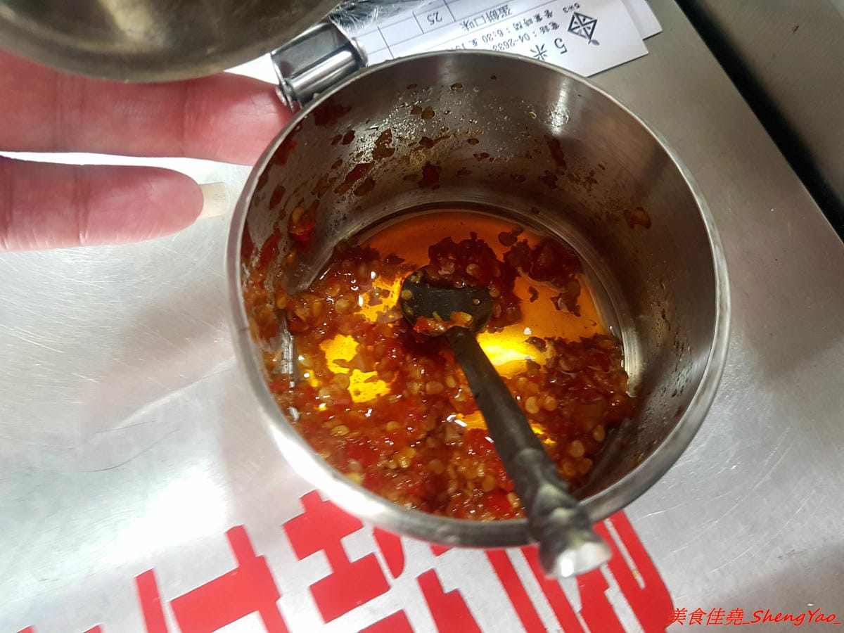 [台中沙鹿]5米3 手作粉漿蛋餅 – 沙鹿與眾不同蛋餅專賣店,手作粉漿蛋餅皮口感超特別,蛋餅口味獨特,每周還會推出限定快閃口味, 內餡非常真材實料,份量十足,吃完很有飽足感,當正餐來吃也很OK