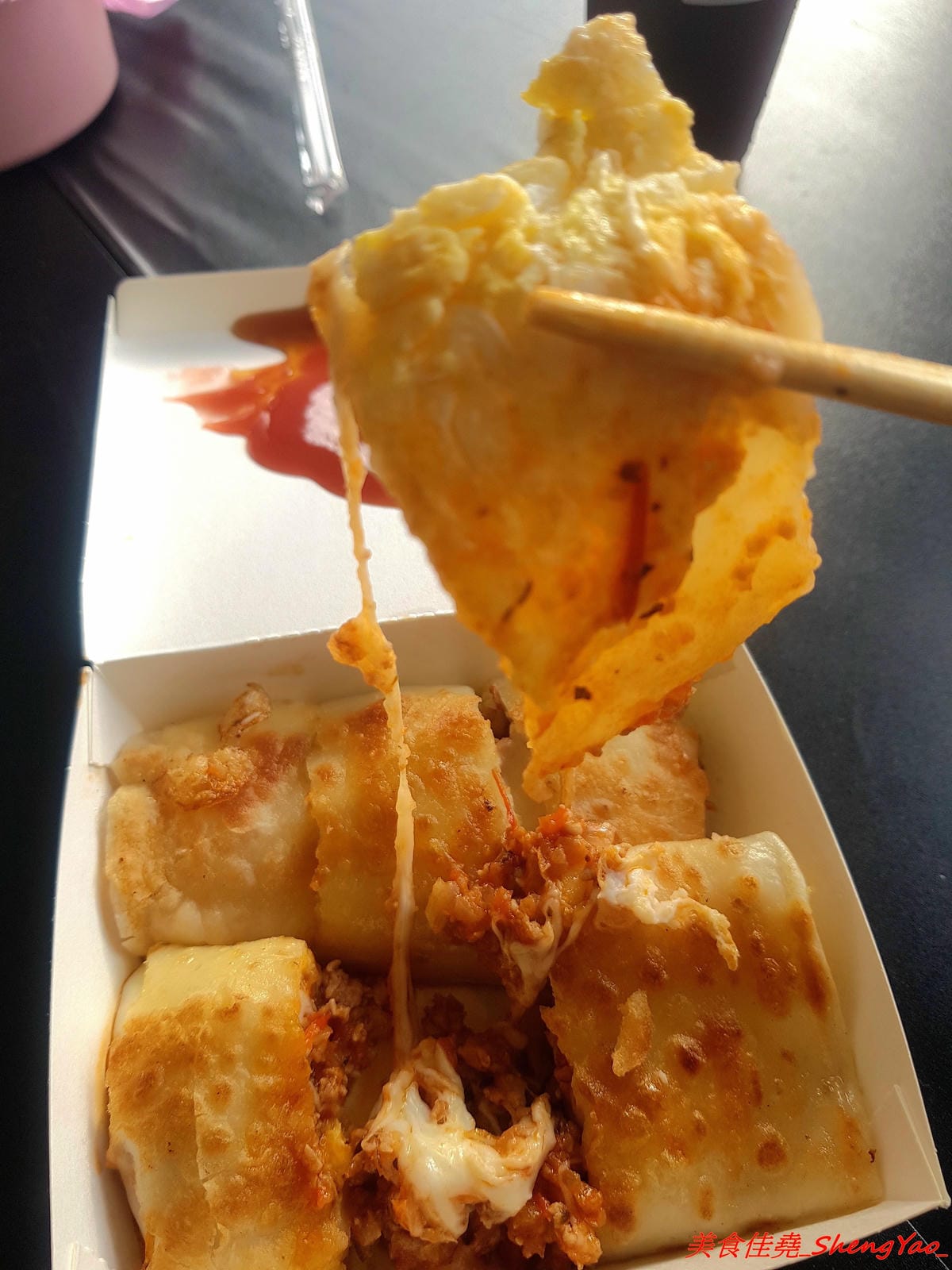 [台中沙鹿]5米3 手作粉漿蛋餅 – 沙鹿與眾不同蛋餅專賣店,手作粉漿蛋餅皮口感超特別,蛋餅口味獨特,每周還會推出限定快閃口味, 內餡非常真材實料,份量十足,吃完很有飽足感,當正餐來吃也很OK