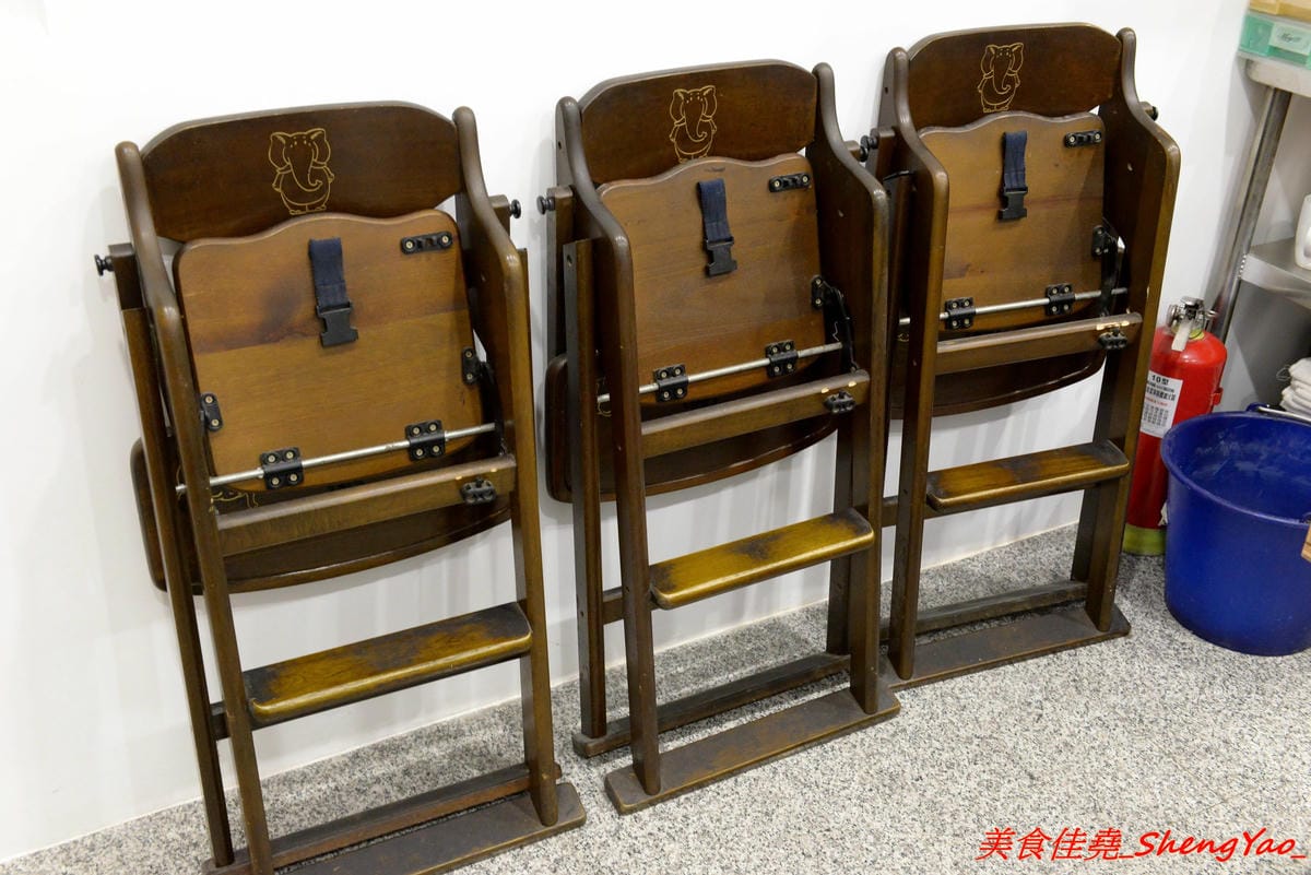 [台中沙鹿]客來見炊燒 – 沙鹿新開幕的鐵板燒,食材講究,主廚功力也很了得,多變化的調味讓人驚豔連連,炙燒起司雞腿排、菲力牛排和櫻之大生蠔都是推薦必點,2/7-2/9開幕期間打卡就送雞腿排或豬
