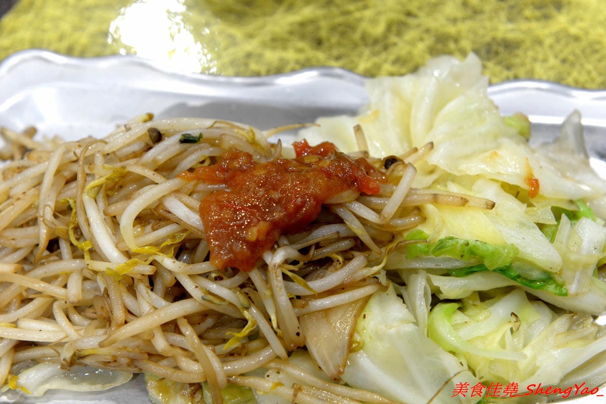 [台中沙鹿]客來見炊燒 – 沙鹿新開幕的鐵板燒,食材講究,主廚功力也很了得,多變化的調味讓人驚豔連連,炙燒起司雞腿排、菲力牛排和櫻之大生蠔都是推薦必點,2/7-2/9開幕期間打卡就送雞腿排或豬