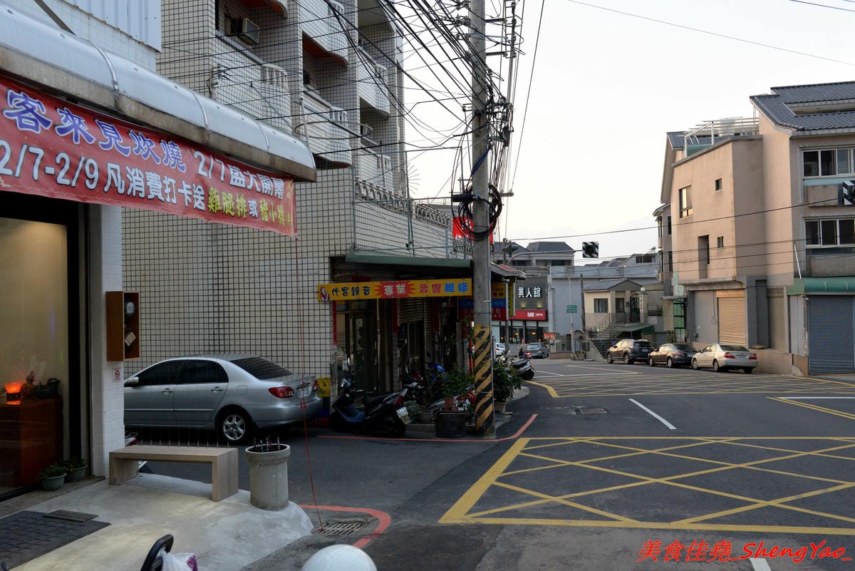 [台中沙鹿]客來見炊燒 – 沙鹿新開幕的鐵板燒,食材講究,主廚功力也很了得,多變化的調味讓人驚豔連連,炙燒起司雞腿排、菲力牛排和櫻之大生蠔都是推薦必點,2/7-2/9開幕期間打卡就送雞腿排或豬