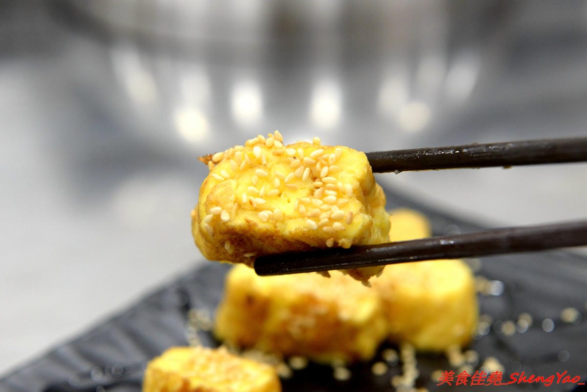 [台中沙鹿]客來見炊燒 – 沙鹿新開幕的鐵板燒,食材講究,主廚功力也很了得,多變化的調味讓人驚豔連連,炙燒起司雞腿排、菲力牛排和櫻之大生蠔都是推薦必點,2/7-2/9開幕期間打卡就送雞腿排或豬
