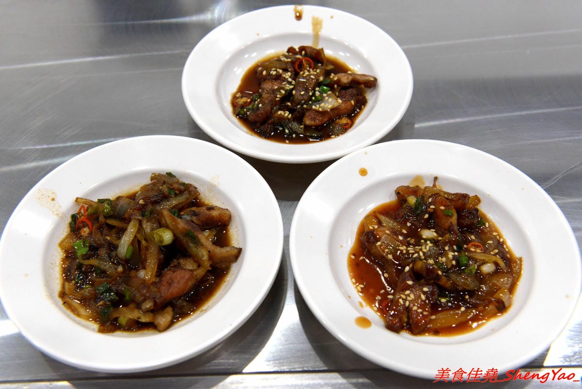 [台中沙鹿]客來見炊燒 – 沙鹿新開幕的鐵板燒,食材講究,主廚功力也很了得,多變化的調味讓人驚豔連連,炙燒起司雞腿排、菲力牛排和櫻之大生蠔都是推薦必點,2/7-2/9開幕期間打卡就送雞腿排或豬