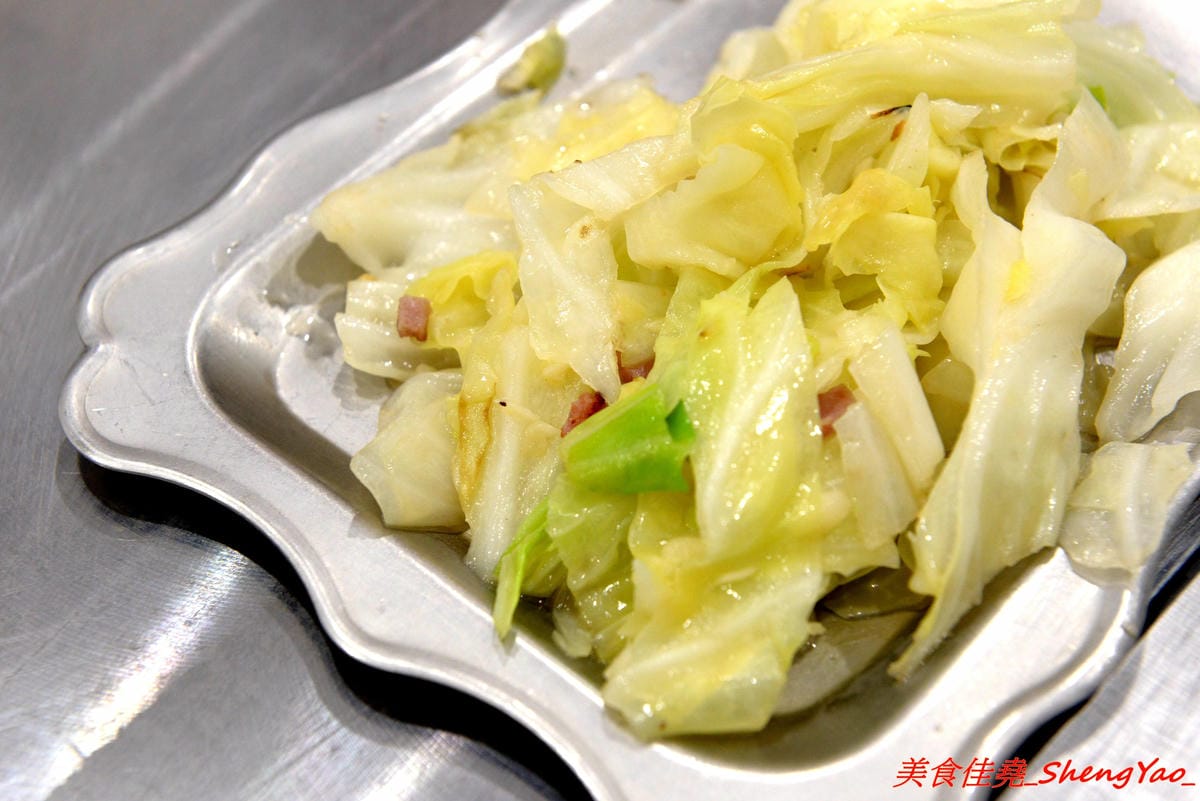 [台中沙鹿]客來見炊燒 – 沙鹿新開幕的鐵板燒,食材講究,主廚功力也很了得,多變化的調味讓人驚豔連連,炙燒起司雞腿排、菲力牛排和櫻之大生蠔都是推薦必點,2/7-2/9開幕期間打卡就送雞腿排或豬