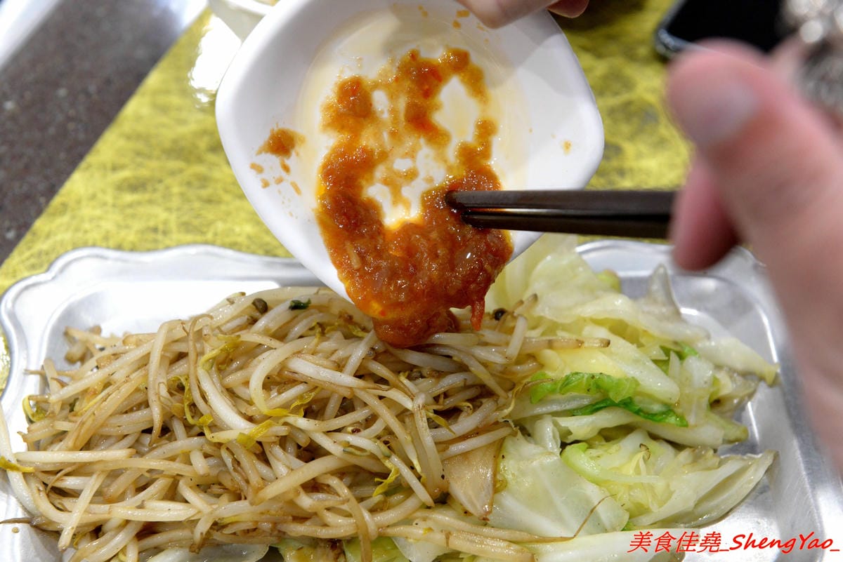 [台中沙鹿]客來見炊燒 – 沙鹿新開幕的鐵板燒,食材講究,主廚功力也很了得,多變化的調味讓人驚豔連連,炙燒起司雞腿排、菲力牛排和櫻之大生蠔都是推薦必點,2/7-2/9開幕期間打卡就送雞腿排或豬