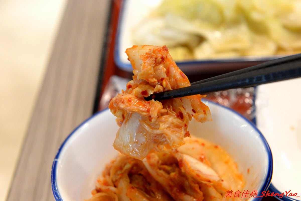 [基隆仁愛]基隆港食堂 – 東岸商場E SQUARE美食,來自日本的最大連鎖庶民食堂”まいどおおきに食堂”,主打熱騰騰現做的日式家庭料理菜色,口味見仁見智,吃完還可以逛一下商場。