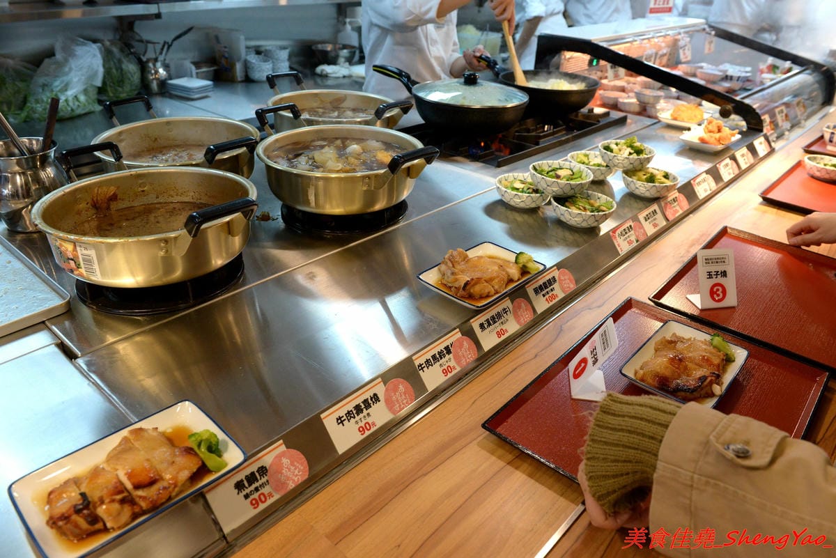 [基隆仁愛]基隆港食堂 – 東岸商場E SQUARE美食,來自日本的最大連鎖庶民食堂”まいどおおきに食堂”,主打熱騰騰現做的日式家庭料理菜色,口味見仁見智,吃完還可以逛一下商場。