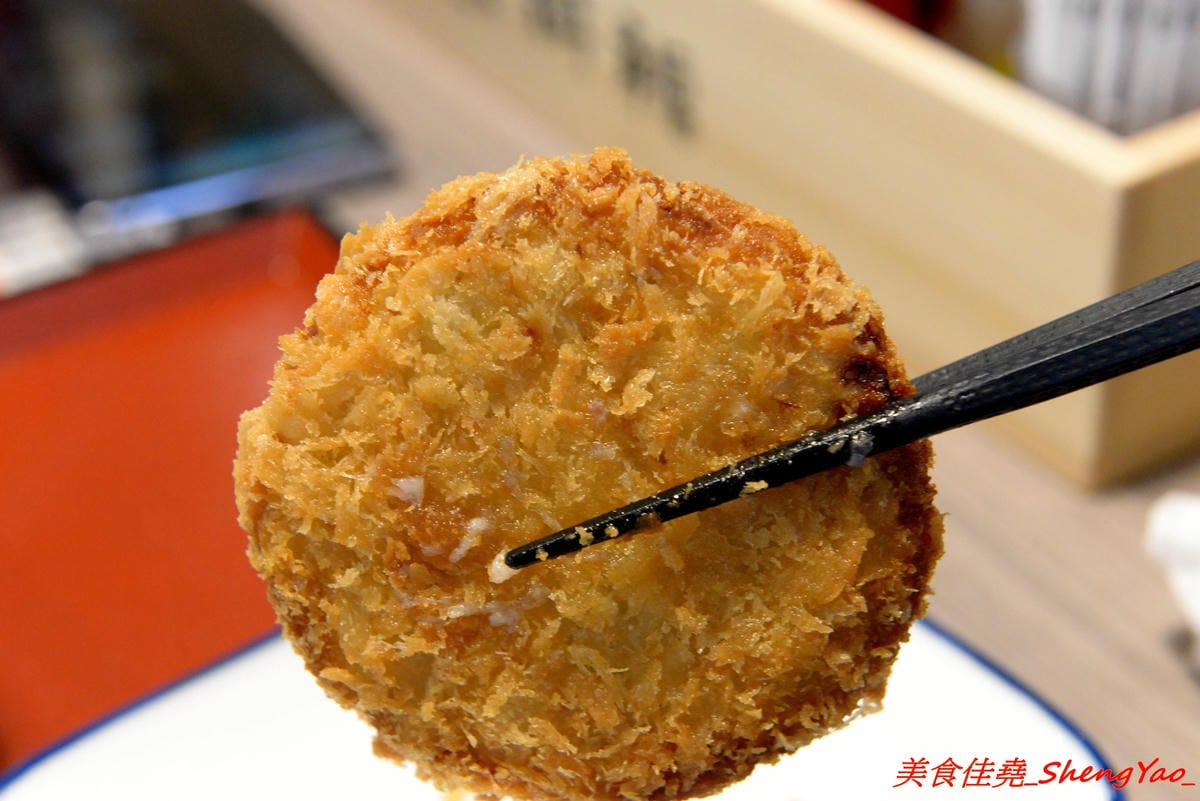 [基隆仁愛]基隆港食堂 – 東岸商場E SQUARE美食,來自日本的最大連鎖庶民食堂”まいどおおきに食堂”,主打熱騰騰現做的日式家庭料理菜色,口味見仁見智,吃完還可以逛一下商場。