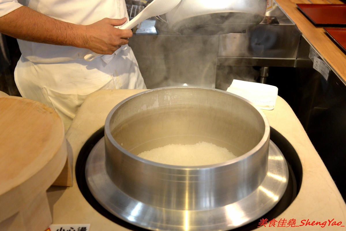 [基隆仁愛]基隆港食堂 – 東岸商場E SQUARE美食,來自日本的最大連鎖庶民食堂”まいどおおきに食堂”,主打熱騰騰現做的日式家庭料理菜色,口味見仁見智,吃完還可以逛一下商場。