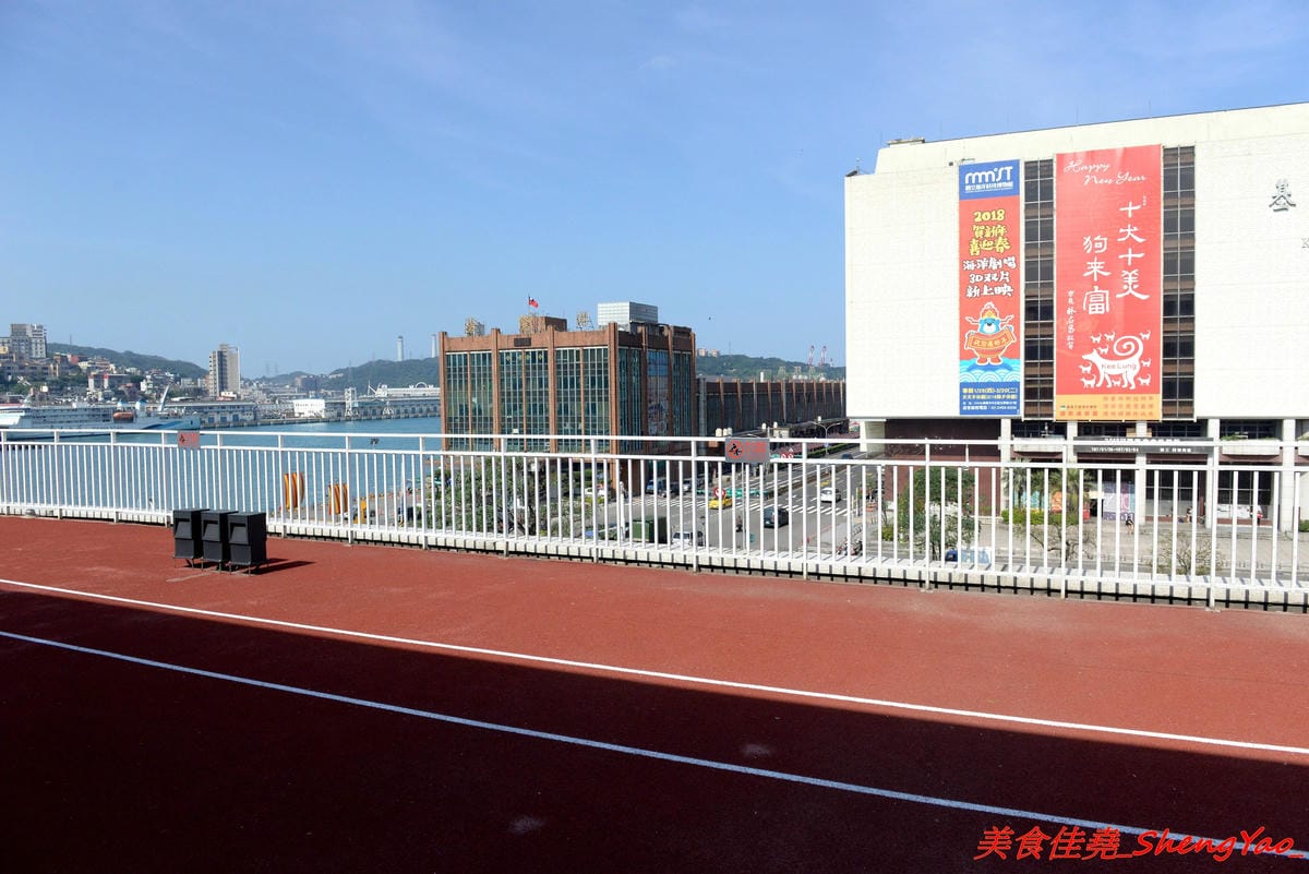 [基隆仁愛]基隆港食堂 – 東岸商場E SQUARE美食,來自日本的最大連鎖庶民食堂”まいどおおきに食堂”,主打熱騰騰現做的日式家庭料理菜色,口味見仁見智,吃完還可以逛一下商場。