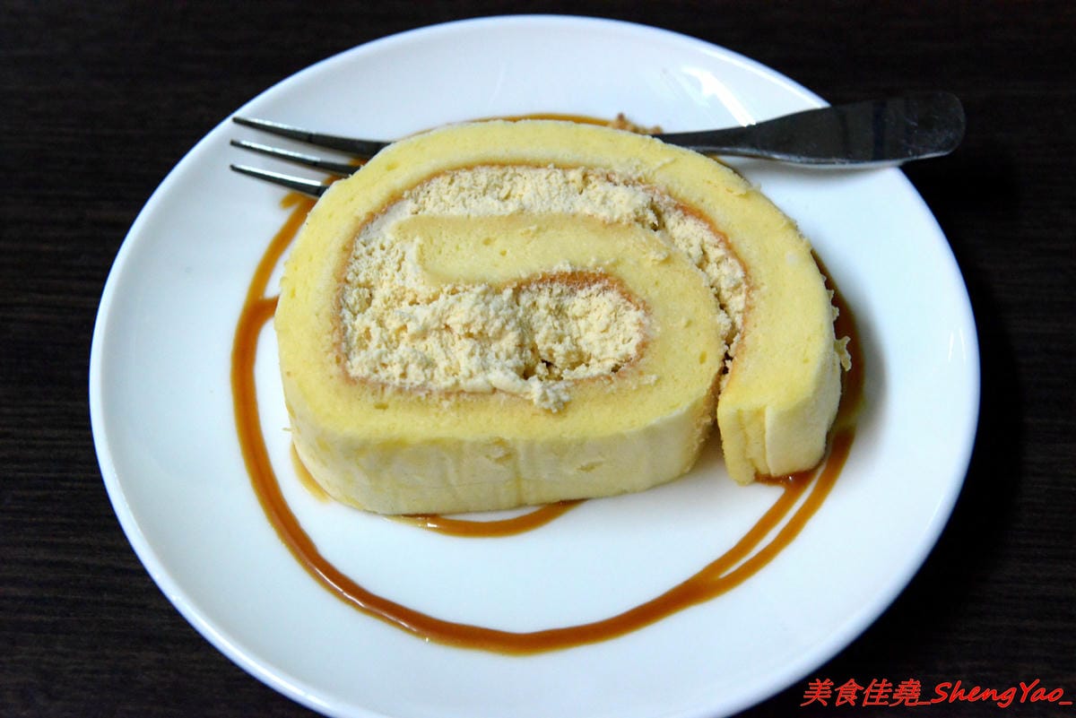[基隆仁愛]多好咖啡店 Anygood Coffee – 隱藏在仁愛市場內的平價優質咖啡,外型亮眼的正妹店長有多年咖啡資歷,咖啡豆也是自家烘焙,義式和手沖都頗有水準,店家自家做的甜點也好吃。