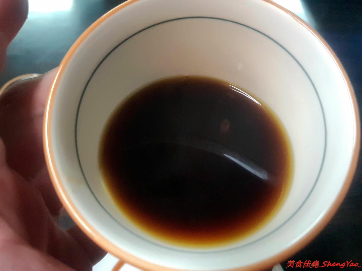 [基隆仁愛]多好咖啡店 Anygood Coffee – 隱藏在仁愛市場內的平價優質咖啡,外型亮眼的正妹店長有多年咖啡資歷,咖啡豆也是自家烘焙,義式和手沖都頗有水準,店家自家做的甜點也好吃。