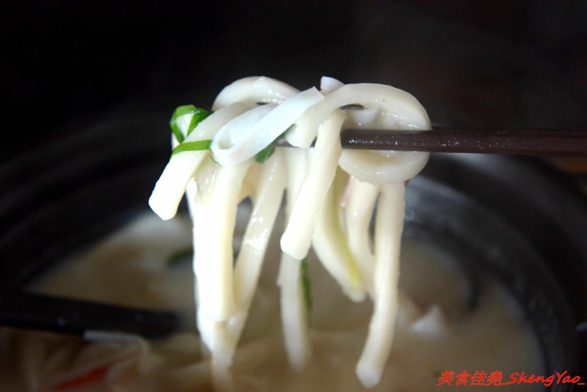 [台中沙鹿]滿福麵食館 – “鮮魚道”改頭換面後變成日式麵食館,價位一樣走平價路線,店內還有自助吧提供小菜甜點飲料和霜淇淋無限取用,C/P值不錯。(已歇業)