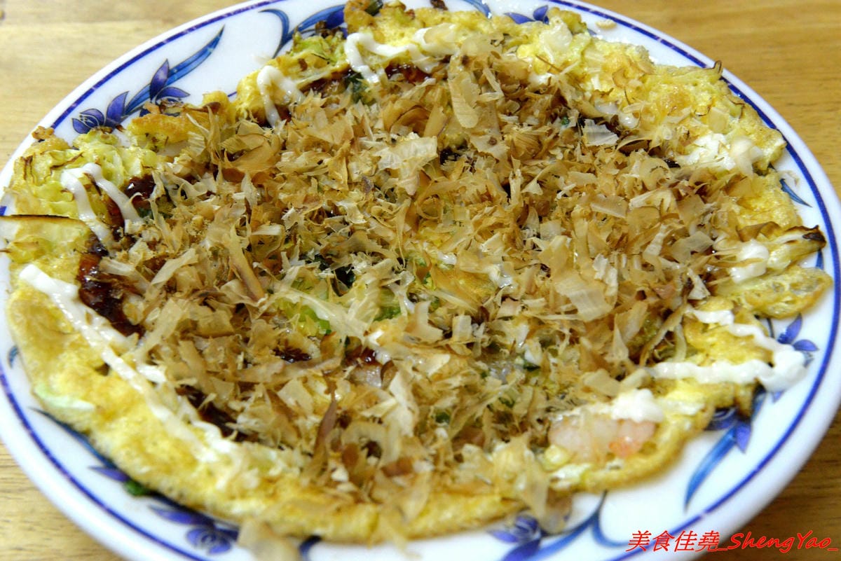 [台中沙鹿]王家庄 – 沙鹿菜市場內15年歷史的平價小吃店,炒麵炒飯口味選擇多樣化,料多實在,老闆為人客氣,推薦泰式辣雞炒飯,酸辣開胃好吃。