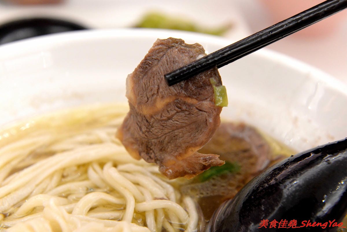 [台中沙鹿]晴記蘭州手工拉麵 – 沙鹿新開的道地大陸北方口味麵食館, 麵食麵點口味都頗有特色,海線少見,麵條為現場手工製作,餐點也是現點現做,需要耐心等候,店家阿嬤好親切。