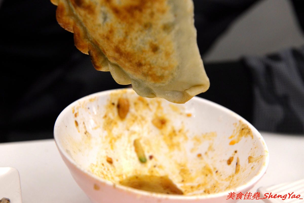 [台中沙鹿]晴記蘭州手工拉麵 – 沙鹿新開的道地大陸北方口味麵食館, 麵食麵點口味都頗有特色,海線少見,麵條為現場手工製作,餐點也是現點現做,需要耐心等候,店家阿嬤好親切。