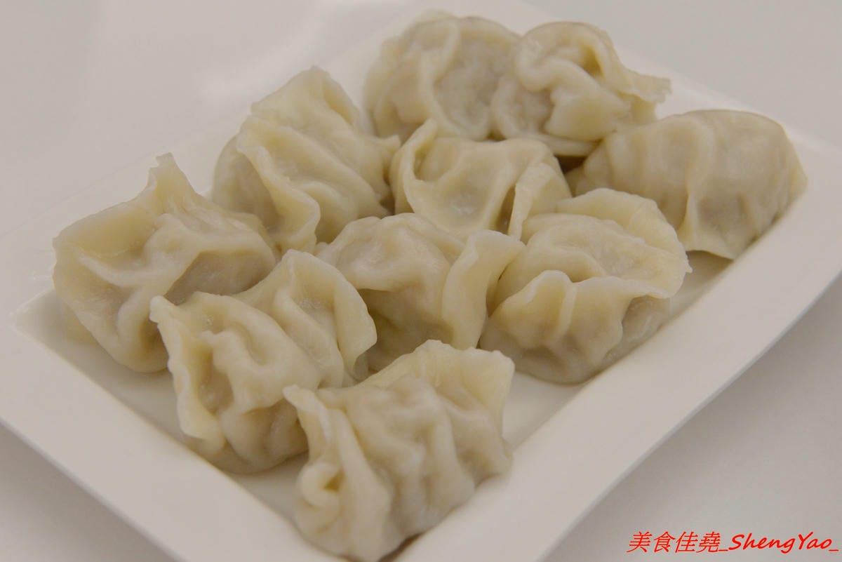 [台中沙鹿]晴記蘭州手工拉麵 – 沙鹿新開的道地大陸北方口味麵食館, 麵食麵點口味都頗有特色,海線少見,麵條為現場手工製作,餐點也是現點現做,需要耐心等候,店家阿嬤好親切。