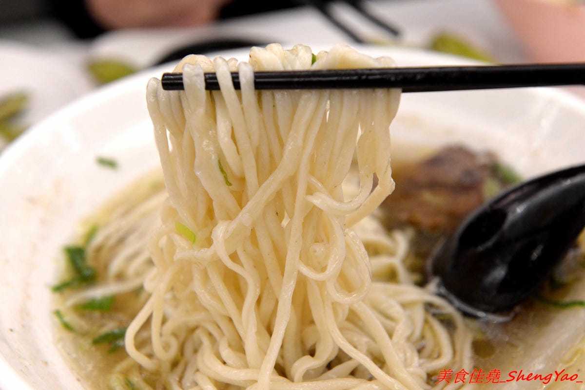 [台中沙鹿]晴記蘭州手工拉麵 – 沙鹿新開的道地大陸北方口味麵食館, 麵食麵點口味都頗有特色,海線少見,麵條為現場手工製作,餐點也是現點現做,需要耐心等候,店家阿嬤好親切。
