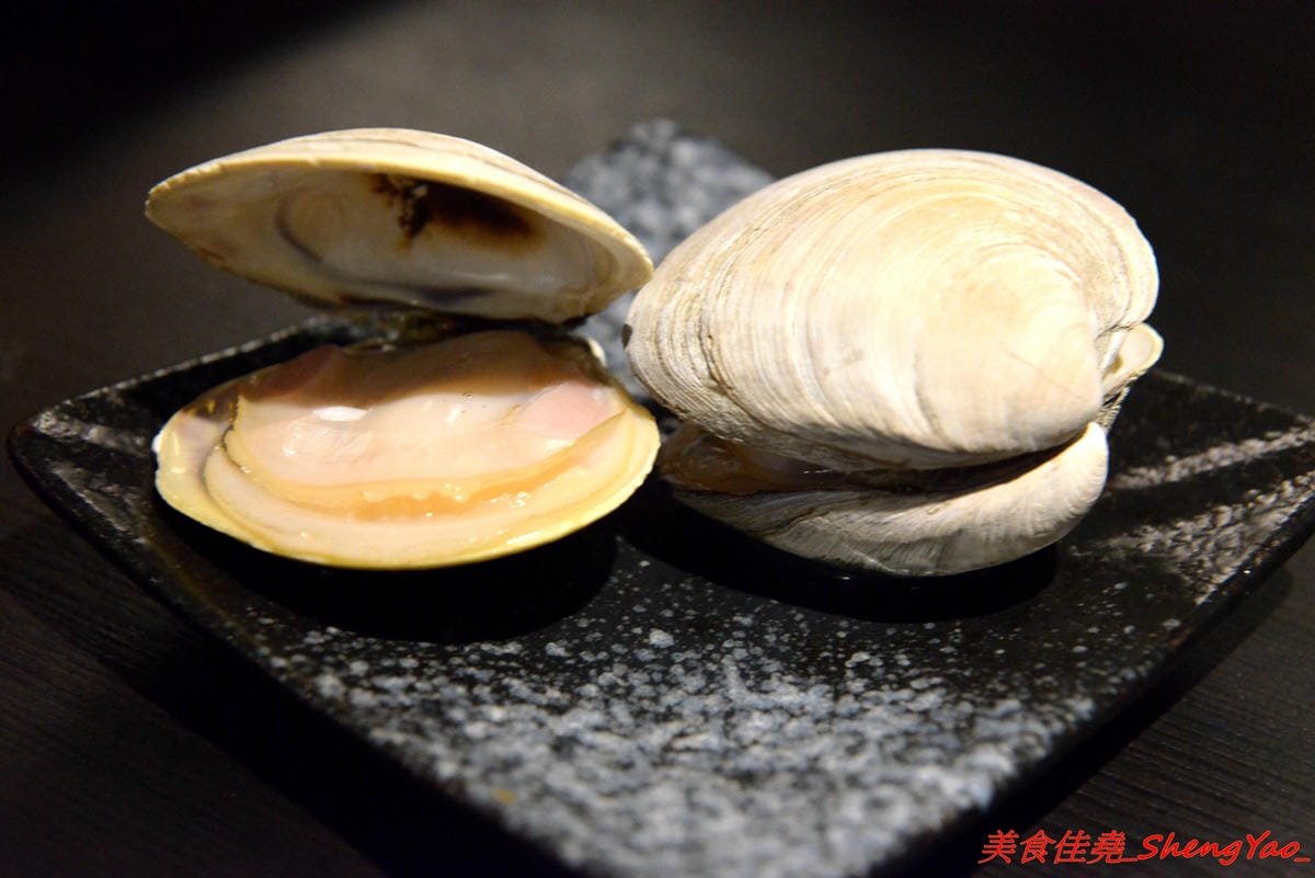 [台中沙鹿]潮燒 しおやき 二訪 – 靜宜商圈內好吃又有氣氛的日式居酒屋,鹽燒海鮮食材新鮮超級下酒,店家也有針對學生族群推出平價大份量飯類炒麵,潮燒海鮮飯巨無霸份量大到有點嚇人。(已歇