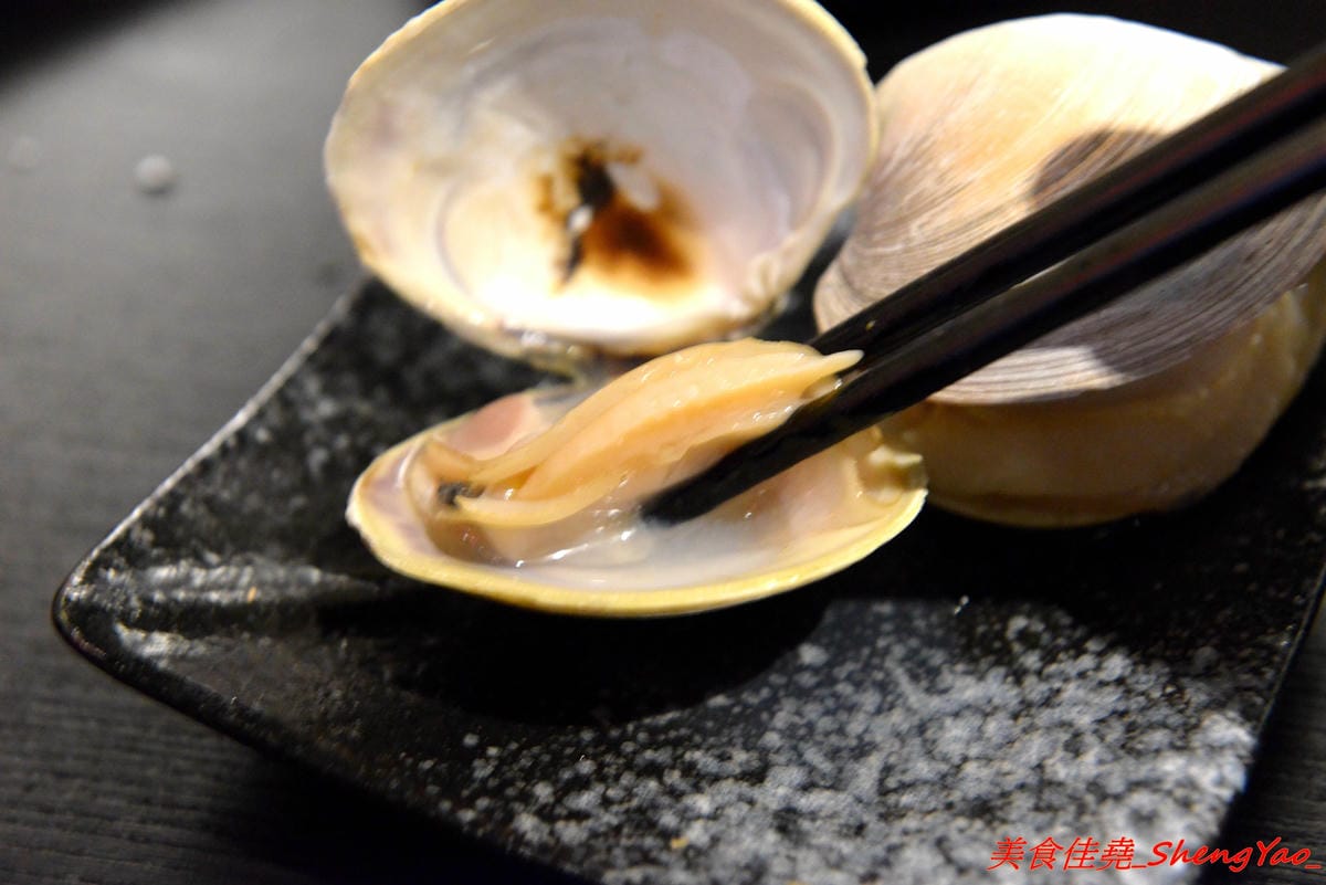 [台中沙鹿]潮燒 しおやき 二訪 – 靜宜商圈內好吃又有氣氛的日式居酒屋,鹽燒海鮮食材新鮮超級下酒,店家也有針對學生族群推出平價大份量飯類炒麵,潮燒海鮮飯巨無霸份量大到有點嚇人。(已歇