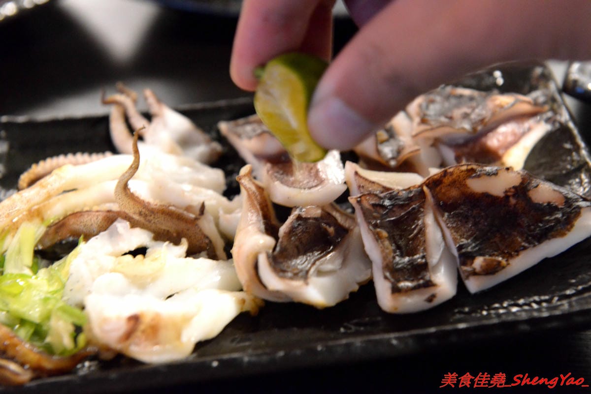 [台中沙鹿]潮燒 しおやき 二訪 – 靜宜商圈內好吃又有氣氛的日式居酒屋,鹽燒海鮮食材新鮮超級下酒,店家也有針對學生族群推出平價大份量飯類炒麵,潮燒海鮮飯巨無霸份量大到有點嚇人。(已歇