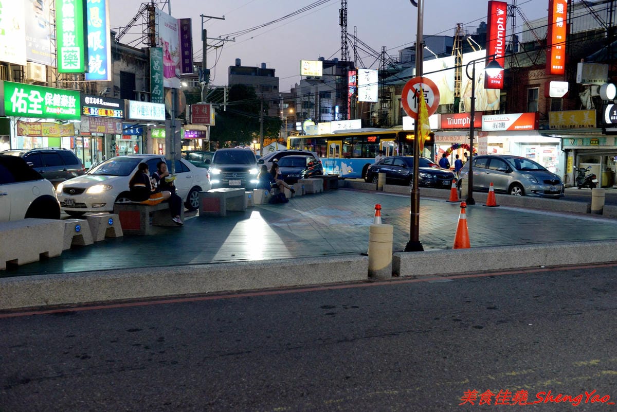 [台中沙鹿]阿義古早味鳳梨冰 三訪 – 阿義也有黑糖珍珠鮮奶了牛奶糖口味珍珠搭配由小農鮮乳加上自家熬煮黑糖糖漿調合而成的黑糖鮮奶,奶味香醇、黑糖味道濃郁不焦苦,珍珠超Q超好吃。