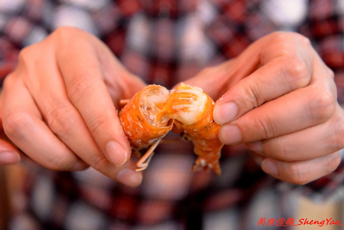 [台中沙鹿]大丸水產 – 台中少見、海線唯一一家”濱燒料理”居酒屋,新鮮現撈海鮮食材直接燒烤,店內氣氛相當熱鬧,沙鹿宵夜聚餐新地標,店家生意超好,建議事先訂位。