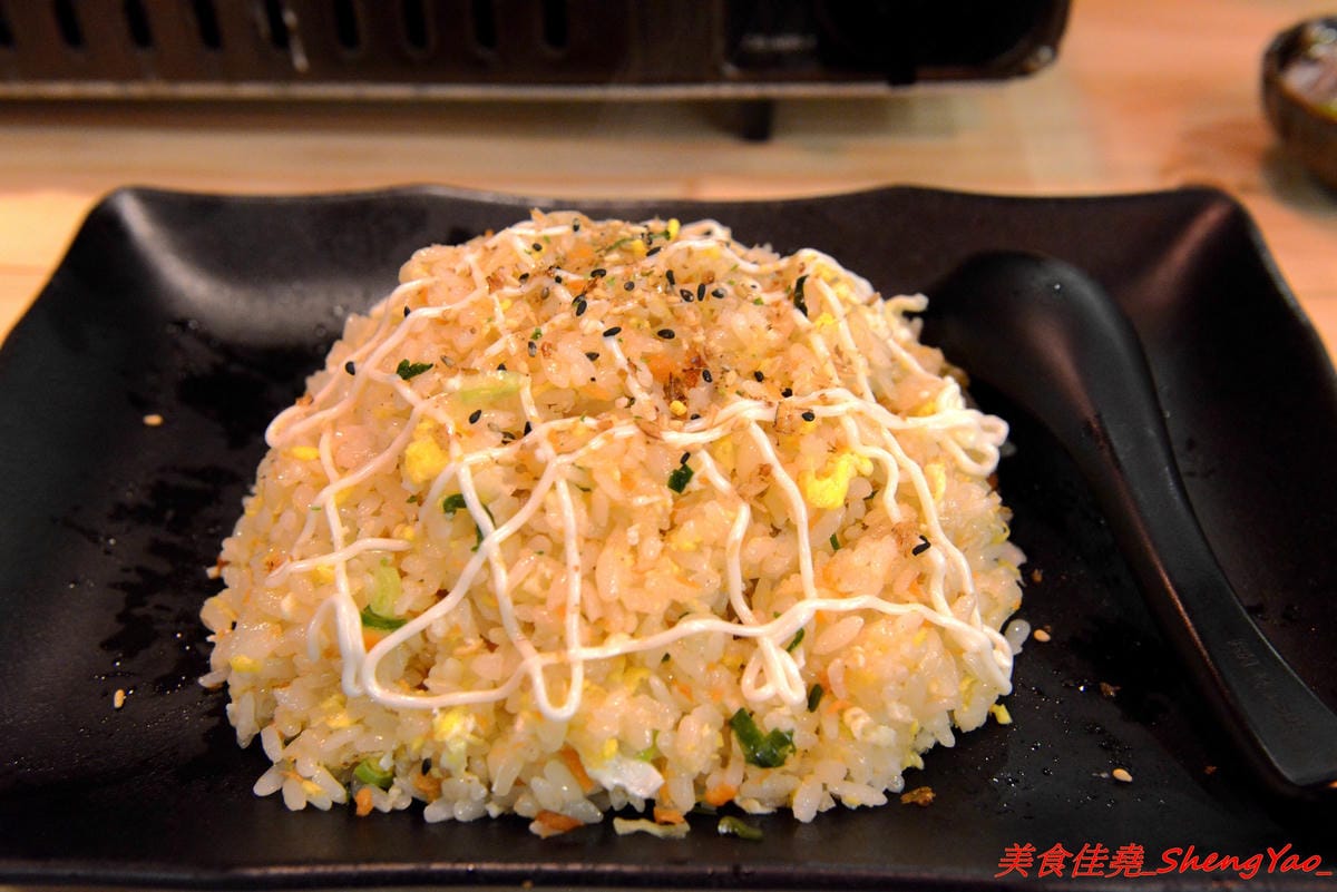 [台中沙鹿]大丸水產 – 台中少見、海線唯一一家”濱燒料理”居酒屋,新鮮現撈海鮮食材直接燒烤,店內氣氛相當熱鬧,沙鹿宵夜聚餐新地標,店家生意超好,建議事先訂位。