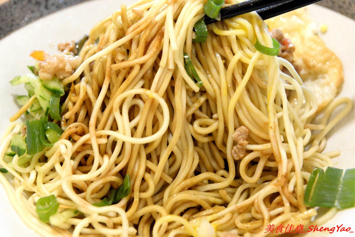 [台中沙鹿]碗美麵舖 – 沙鹿新開的裝潢美美麵店,拍照打卡很不錯的地方,麵食口味特殊很有新意,份量不少,價位親民,大推加料6隻天使紅蝦的豪華版,吃完很有滿足感。(已歇業)