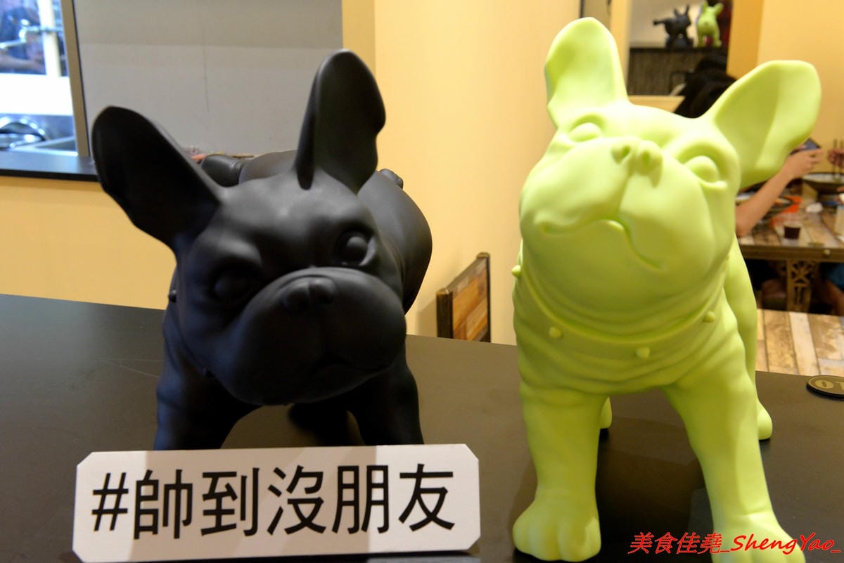 [台中沙鹿]碗美麵舖 – 沙鹿新開的裝潢美美麵店,拍照打卡很不錯的地方,麵食口味特殊很有新意,份量不少,價位親民,大推加料6隻天使紅蝦的豪華版,吃完很有滿足感。(已歇業)