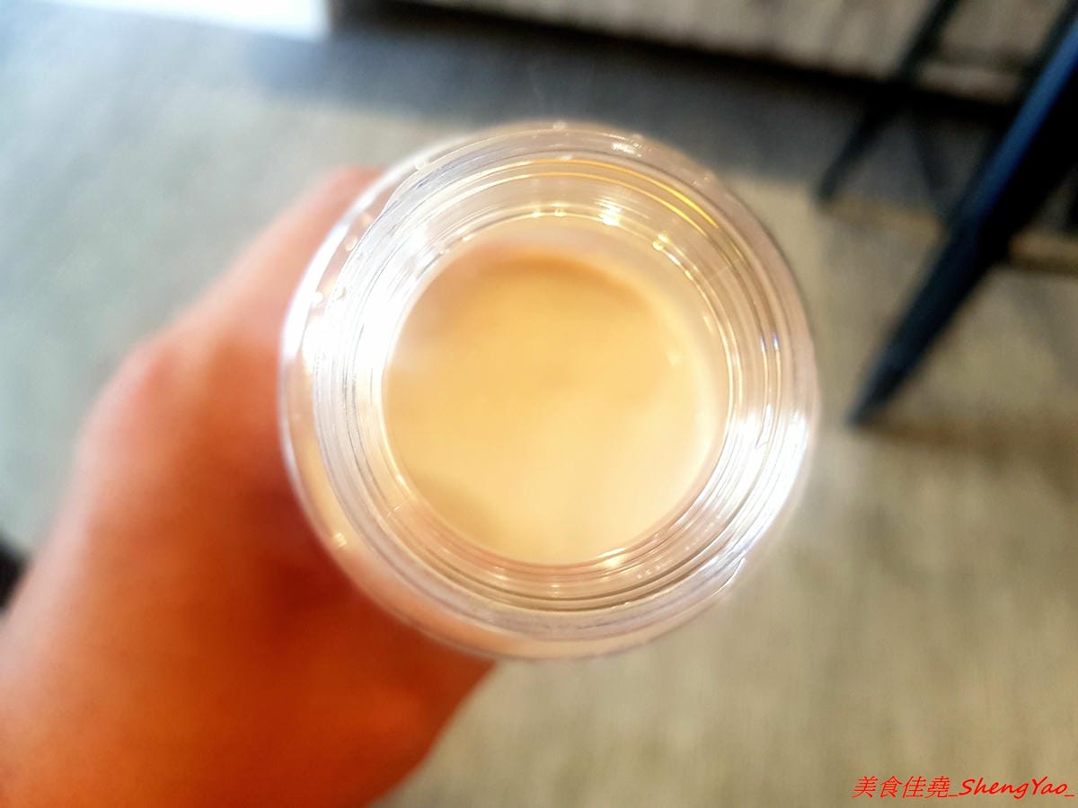 [台中沙鹿]碗美麵舖 – 沙鹿新開的裝潢美美麵店,拍照打卡很不錯的地方,麵食口味特殊很有新意,份量不少,價位親民,大推加料6隻天使紅蝦的豪華版,吃完很有滿足感。(已歇業)