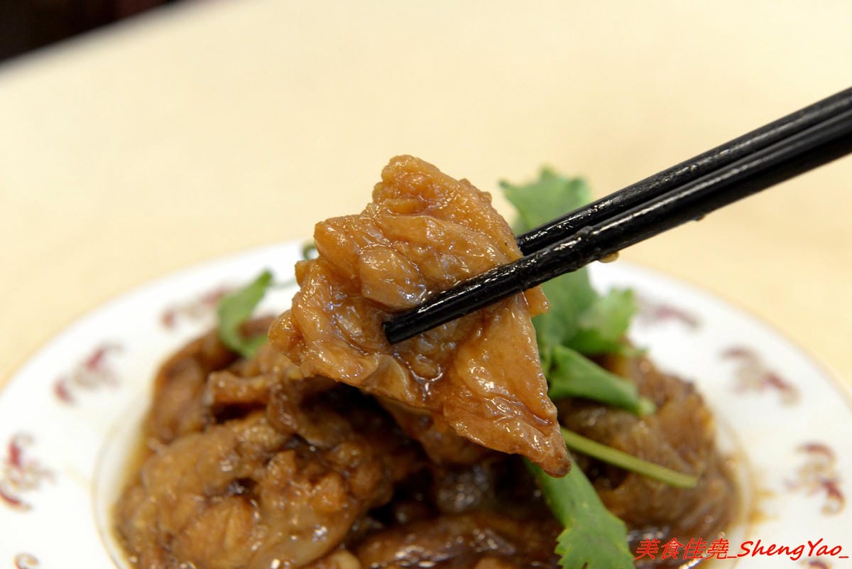 [台中沙鹿]小成都眷村私房菜 – 沙鹿新開的眷村菜餐館,四川人老闆的好手藝,菜色種類多達百種,東西好吃,口味具特色,份量足夠、價位不貴,鹿鳴公園對面。