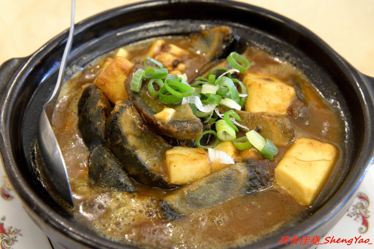 [台中沙鹿]小成都眷村私房菜 – 沙鹿新開的眷村菜餐館,四川人老闆的好手藝,菜色種類多達百種,東西好吃,口味具特色,份量足夠、價位不貴,鹿鳴公園對面。