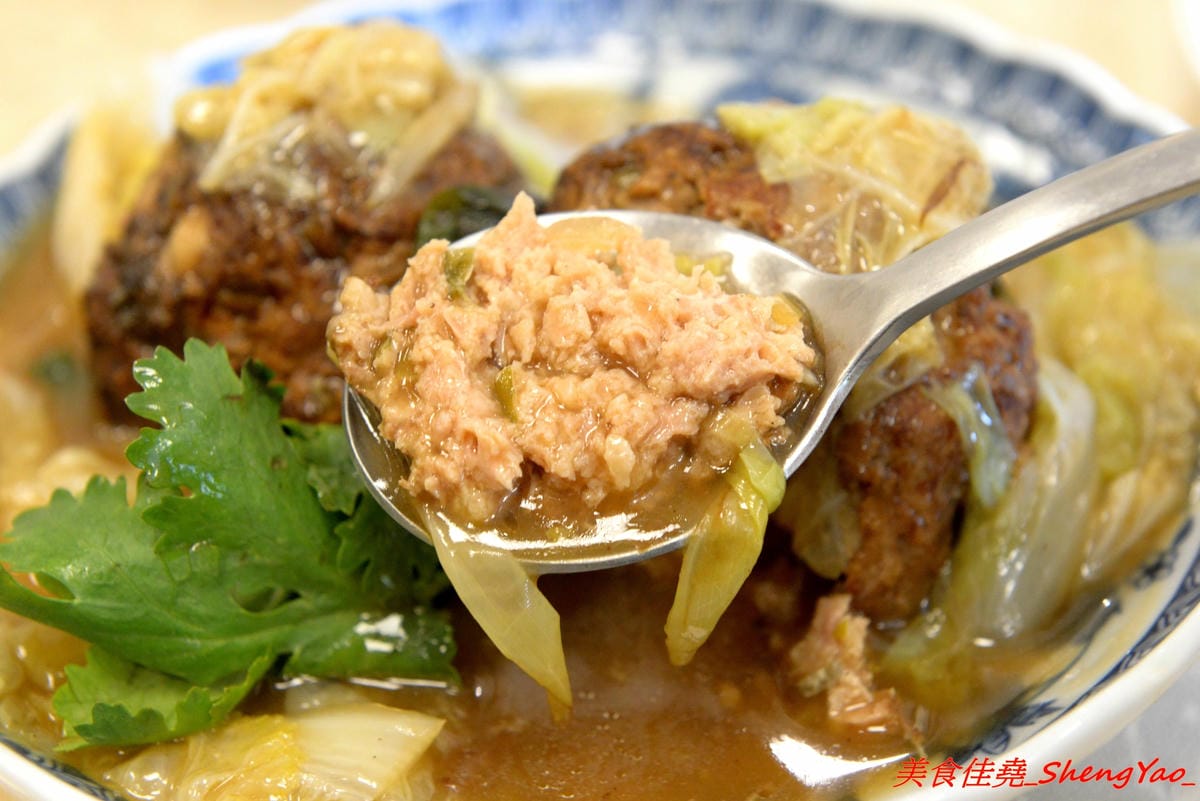 [台中沙鹿]小成都眷村私房菜 – 沙鹿新開的眷村菜餐館,四川人老闆的好手藝,菜色種類多達百種,東西好吃,口味具特色,份量足夠、價位不貴,鹿鳴公園對面。