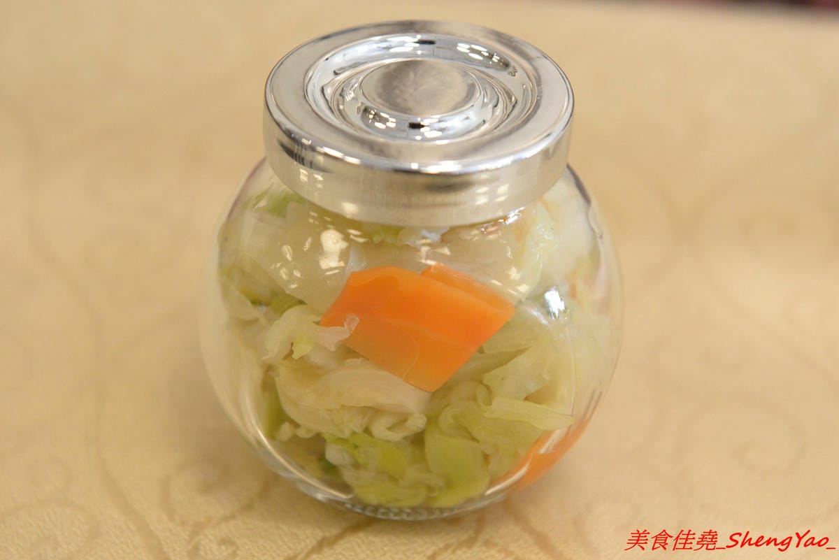[台中沙鹿]小成都眷村私房菜 – 沙鹿新開的眷村菜餐館,四川人老闆的好手藝,菜色種類多達百種,東西好吃,口味具特色,份量足夠、價位不貴,鹿鳴公園對面。