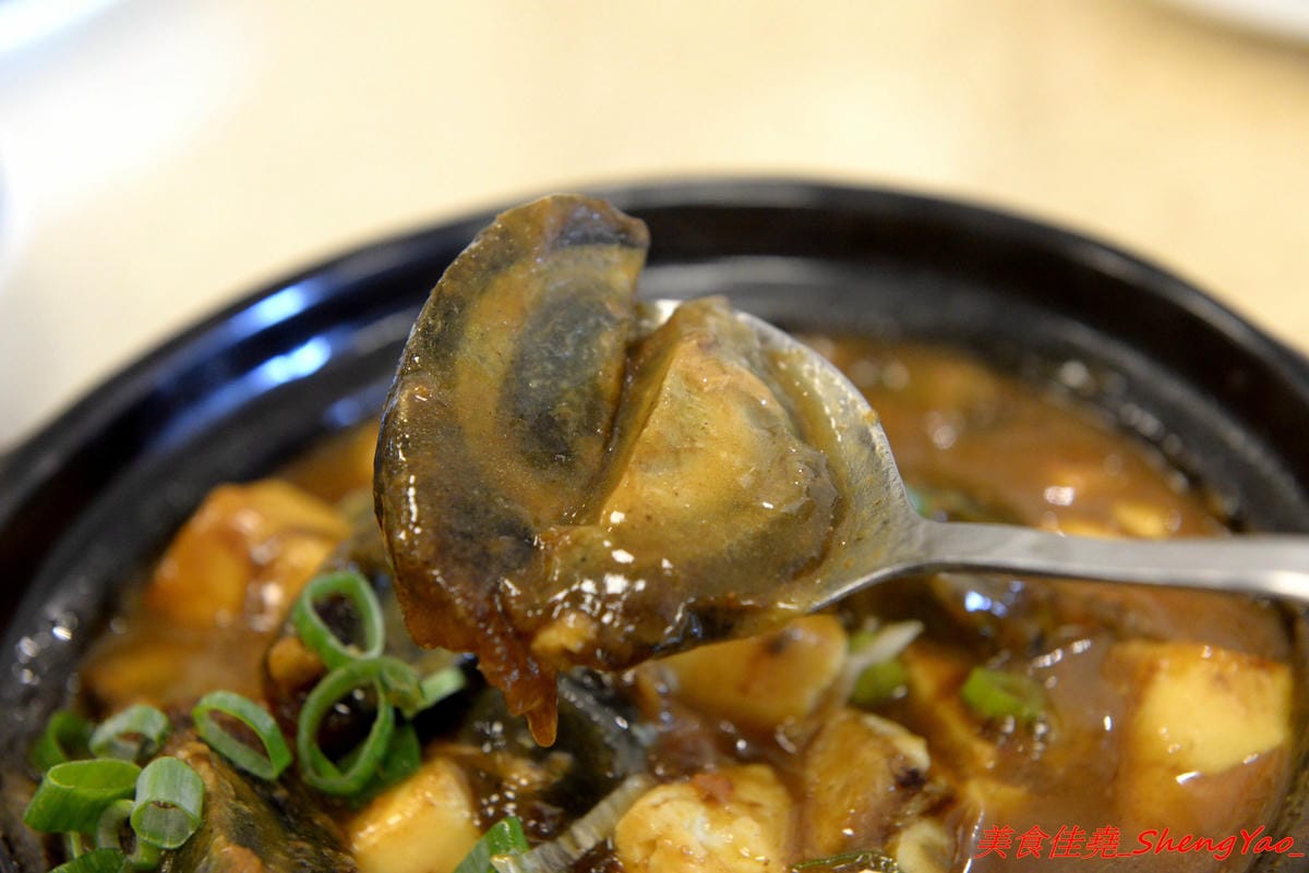 [台中沙鹿]小成都眷村私房菜 – 沙鹿新開的眷村菜餐館,四川人老闆的好手藝,菜色種類多達百種,東西好吃,口味具特色,份量足夠、價位不貴,鹿鳴公園對面。