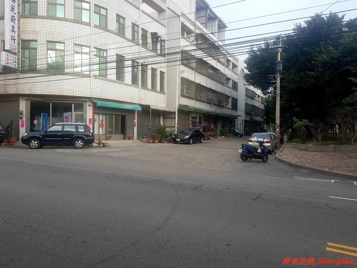 [台中沙鹿]小成都眷村私房菜 – 沙鹿新開的眷村菜餐館,四川人老闆的好手藝,菜色種類多達百種,東西好吃,口味具特色,份量足夠、價位不貴,鹿鳴公園對面。
