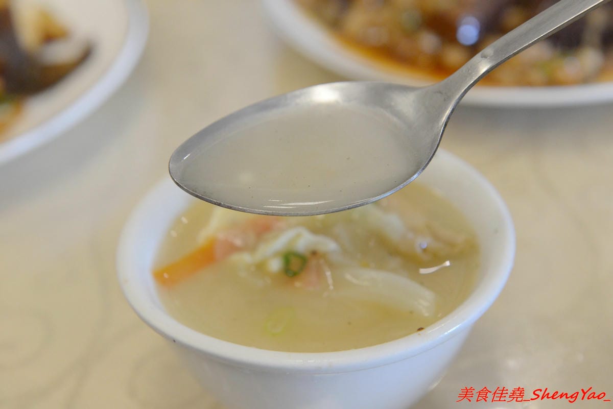 [台中沙鹿]小成都眷村私房菜 – 沙鹿新開的眷村菜餐館,四川人老闆的好手藝,菜色種類多達百種,東西好吃,口味具特色,份量足夠、價位不貴,鹿鳴公園對面。