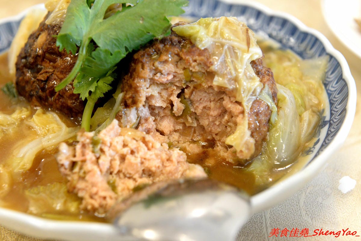 [台中沙鹿]小成都眷村私房菜 – 沙鹿新開的眷村菜餐館,四川人老闆的好手藝,菜色種類多達百種,東西好吃,口味具特色,份量足夠、價位不貴,鹿鳴公園對面。