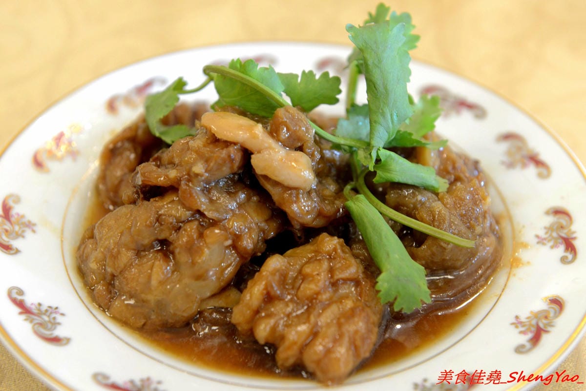 [台中沙鹿]小成都眷村私房菜 – 沙鹿新開的眷村菜餐館,四川人老闆的好手藝,菜色種類多達百種,東西好吃,口味具特色,份量足夠、價位不貴,鹿鳴公園對面。