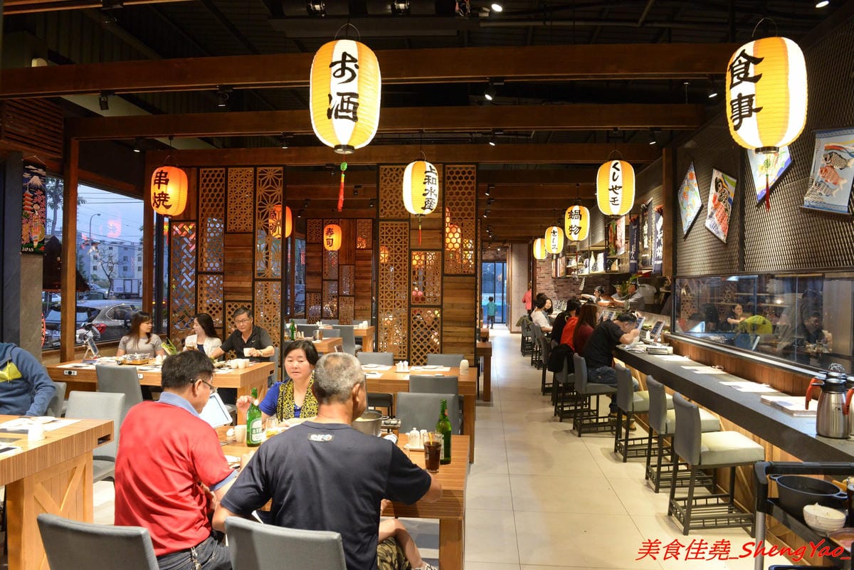 [台中沙鹿]上和水產 – 梧棲海港城新品牌餐廳,結合海鮮超市與日式料理餐廳,店家裝潢氣派,平板觸控點餐,餐點食材新鮮,價位中上,宇良食和成都川菜館的對面。